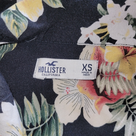 Hollister Black Floral Print Button-Up Cropped Shirt XS - Picture 6 of 6